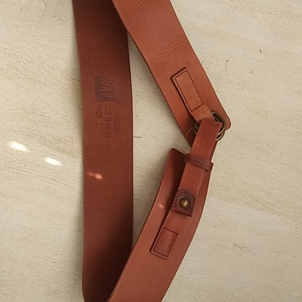 Gap leather belt